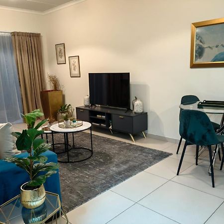 Classy And Cosy Apt - Dainfern サントン 部屋 写真