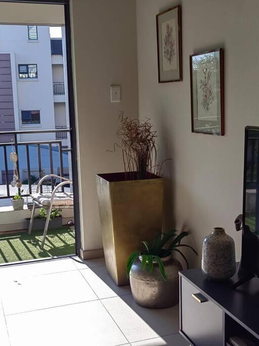 Classy And Cosy Apt - Dainfern サントン エクステリア 写真