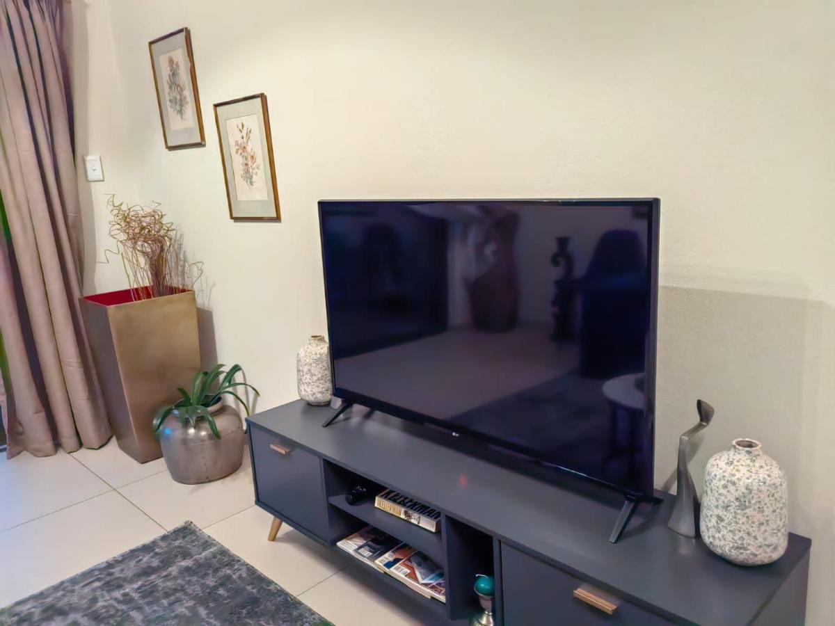 Classy And Cosy Apt - Dainfern サントン エクステリア 写真